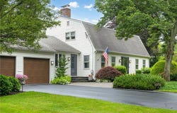 69 Apple Tree Lane, Warwick, RI 02888