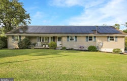 1046 CROSS KEYS Road, LEESPORT, PA 19533