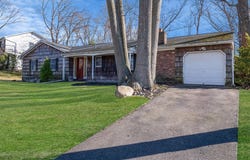 81 Mahogany Road, Rocky Point, NY 11778