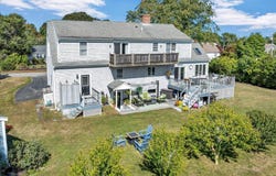 15 Iyanough Road, Hyannis, MA 02601