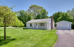 31 Bayberry Lane, Sag Harbor, NY 11963