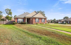 113 Oakleigh Drive, Clinton, MS 39056