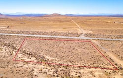 20th St E, Mojave, CA 93501