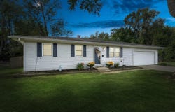 51555 Forestbrook Avenue, South Bend, IN 46637-1852