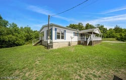 998 Pleasure Rd, Sevierville, TN 37876