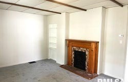 929 W Governor Street, Springfield, IL 62702