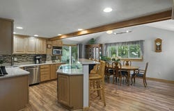 6 Hillcrest Dr, Hopkinton, MA 01748