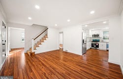 924 VILLAGE ROAD, FOLSOM, PA 19033