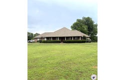 3737 Genoa Rd, Texarkana, AR 71854