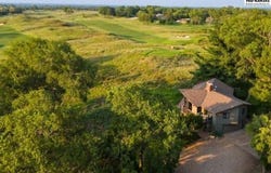 4904 E 30th Ave, Hutchinson, KS 67502