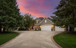 7757 7th Street N, Oakdale, MN 55128