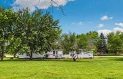 839 Riverside, DIXON, IL 61021