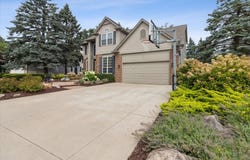 1128 Chestnut Lane, South Lyon, MI 48178