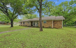 1914 Laurel Road, Gainesville, TX 76240