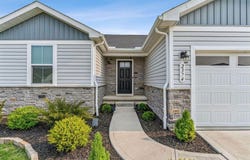 2374 Mcclouds Square, Marysville, OH 43040