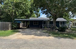 312 Magnusson, Palacios, TX 77465