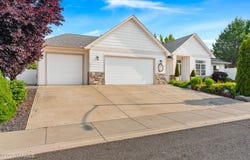 9307 Torrey Pines Ln, Yakima, WA 98908
