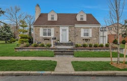 77 Primrose Drive, New Hyde Park, NY 11040
