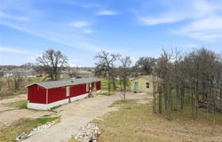 130 Gato Rd, Cedar Creek, TX 78612