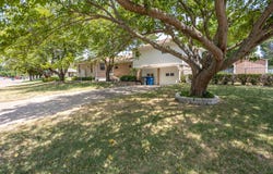 950 SYCAMORE Lane, Lancaster, TX 75146