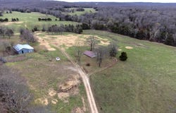 476 E 380th Road, Dunnegan, MO 65640