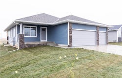 402 NE Madison Avenue, Elkhart, IA 50073