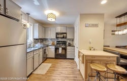 171 Upper Village Way, Tannersville, PA 18372