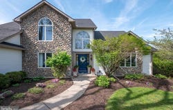 1560 SURREY ROAD, BETHLEHEM, PA 18015
