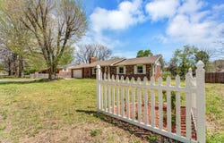 1024 S Oakland Avenue, Bolivar, MO 65613