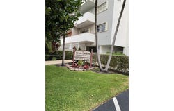 18001 N Bay Rd, Sunny Isles Beach, FL 33160