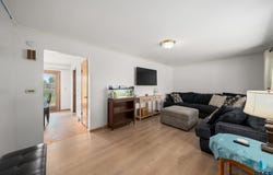 928 E 4th St, Canton, SD 57013