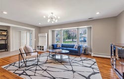 21 Chestnut Avenue, Glen Head, NY 11545