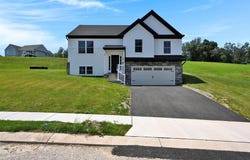 564 MONOCACY TRAIL, SPRING GROVE, PA 17362