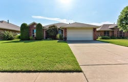 3808 Notting Hill Drive, Moore, OK 73160