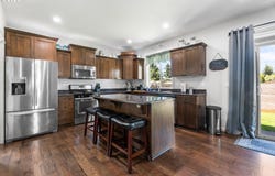 218 FINNEYS AVE, Molalla, OR 97038