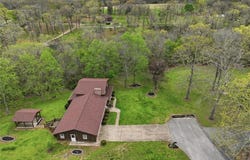 310 E South Oak Crest Drive, Houston, MO 65483
