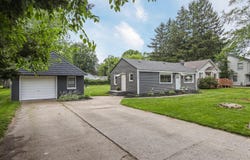 6559 Saline Drive, Waterford, MI 48329