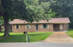 110 Peace Valley Road, Ash Flat, AR 72513