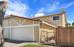 8373 Locust Pl, Dublin, CA 94568