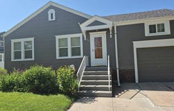 910 W 13th St, Grand Island, NE 68801