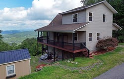 31 Grant Dr, Brasstown, NC 28902