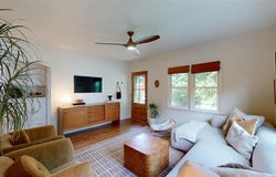 910 3rd Ave, IA 52240