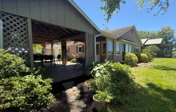 5320 E South Harbor Ln, Olney, IL 62450