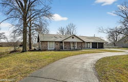 1798 W Fairview Avenue, Carthage, MO 64836
