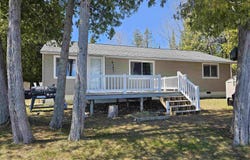 974 N Ash, Manistique, MI 49854