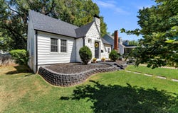 1261 E University Street, Springfield, MO 65804
