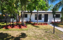 9340 Martinique Dr, Cutler Bay, FL 33189