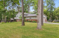 835 Oakgrove, Highland, MI 48356