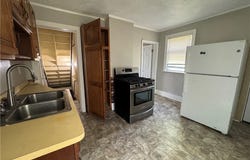 14 Elm Street, Bedford, OH 44146