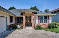 2411 MERIDIAN DR, Woodburn, OR 97071